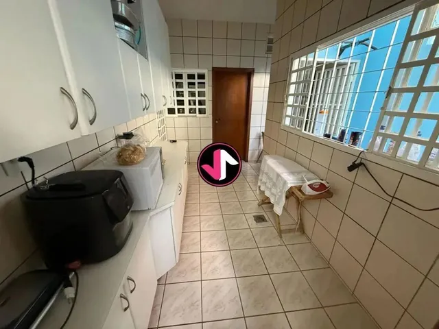 Imagem 7: Casa Comercial À Venda em Cuiabá, Jardim Itália - Imóvel com Churrasqueira