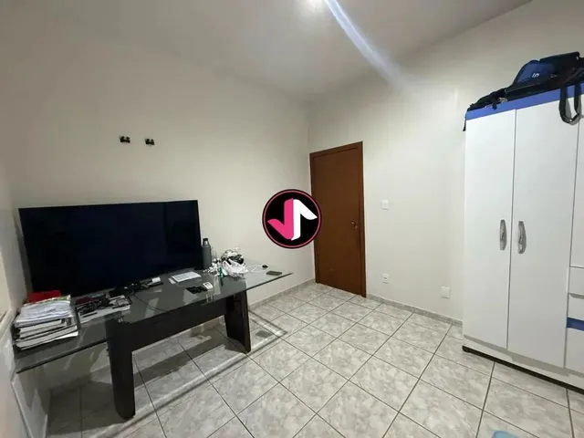 Imagem 15: Casa Comercial À Venda em Cuiabá, Jardim Itália - Imóvel com Churrasqueira