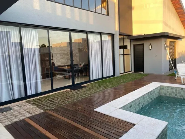 Imagem 12: Casa Térrea no Florais do Valle Tres Suites Sendo Uma Master
