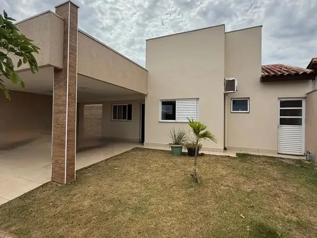 Imagem: Casa Térrea com 3 Quartos À Venda, 240M2