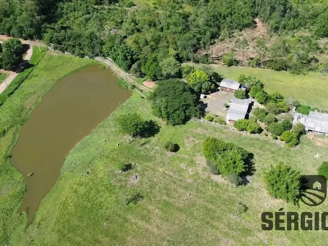 Imagem: Propriedade com 1,8Ha, 2 Casas, Galpão