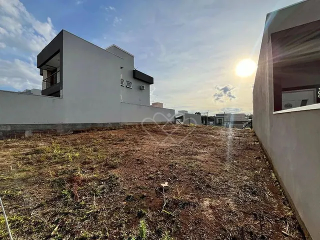 Imagem: Terreno Amplo À Venda no Parque dos Anjos