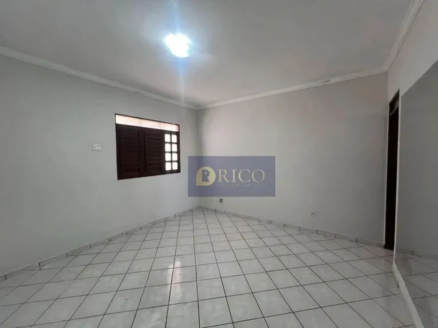 Imagem 3: Casa Ampla e Bem Ventilada - 04 Quartos 02 Vagas de Garagem