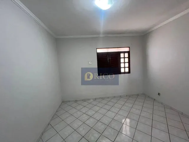 Imagem 7: Casa Ampla e Bem Ventilada - 04 Quartos 02 Vagas de Garagem