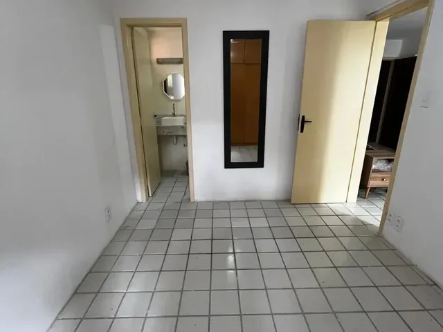 Imagem 7: Vendo Apt Quarto e Sala com Varanda, 1 Quadra do Mar