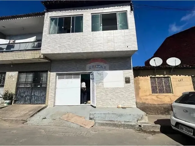 Imagem: A casa possui 4 Dormitórios, 2 Banheiros, 1 Vaga na