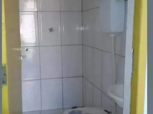 Imagem 3: Ponto Comercial com Primeiro Andar e Quintal - Rua Principal