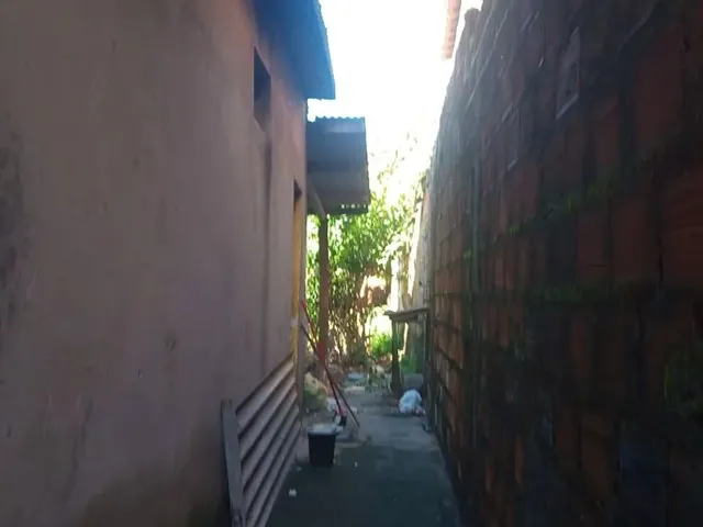 Imagem 8: Ponto Comercial com Primeiro Andar e Quintal - Rua Principal