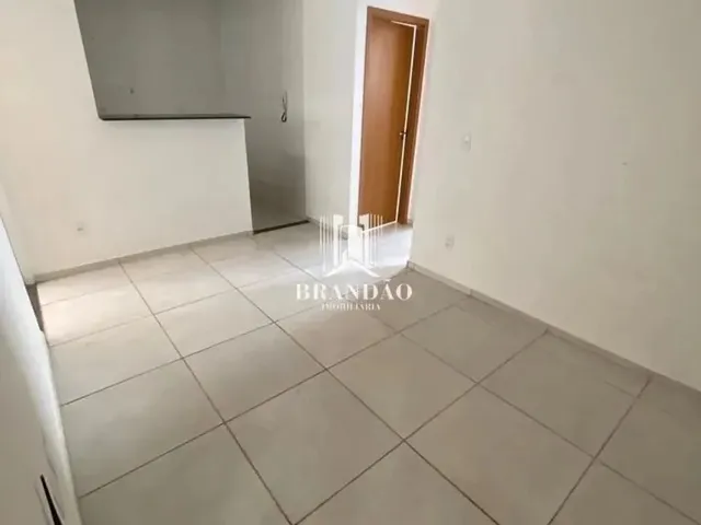 Imagem: Vendo Apto 2/4 Térreo com Quintal em Condomínio