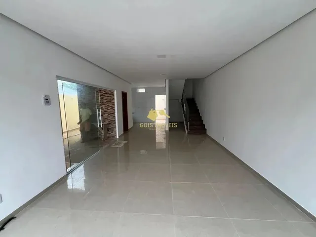 Imagem 2: Casa Duplex 3 Quartos com Piscina À Venda Localização Privilegiada em Serraria