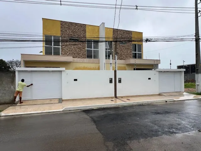 Imagem: Casa Duplex - 3 Quartos com Piscina À Venda