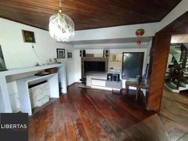 Imagem: Casa com 3 Quartos, 3 Banheiros, 2 Vagas