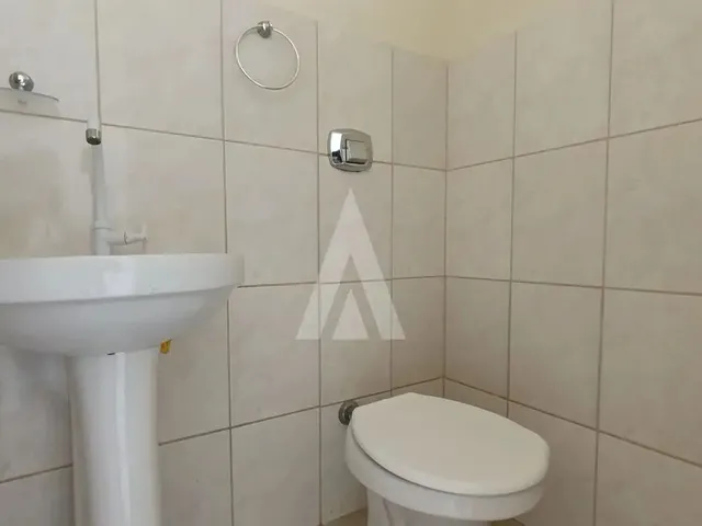 Imagem 2: Sala Comercial no Centro de Pirabeiraba, em Ponto Estratégico e com Excelente
