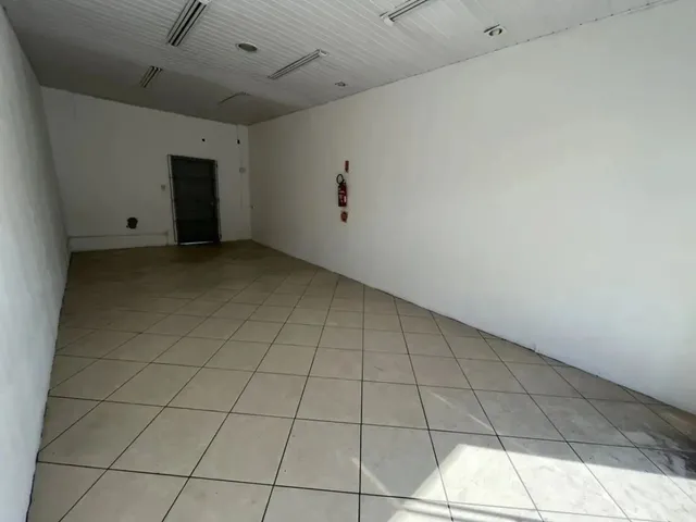 Imagem 4: Oportunidade - Sala Comercial Térrea na Rua Amazonas, Bairro Garcia. Próximo Da