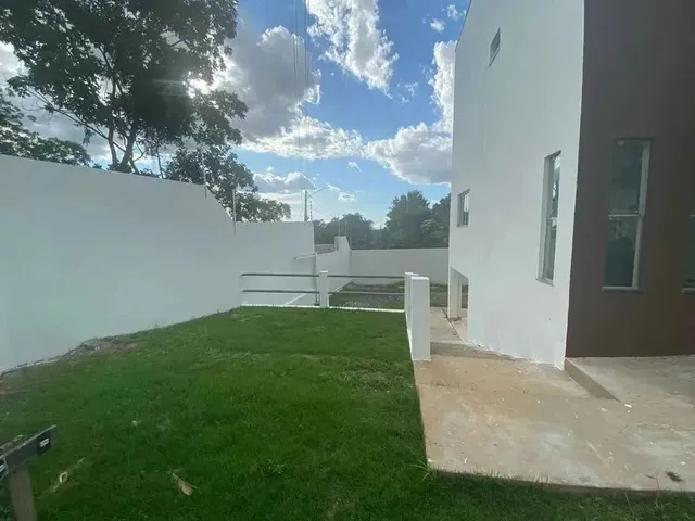 Imagem 16: Sobrado para Venda/Aluguel com 180 Metros Quadrados com 4 Suítes em santa Rosa - Cuiabá