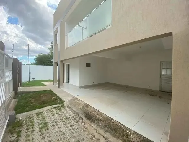 Imagem 6: Sobrado para Venda/Aluguel com 180 Metros Quadrados com 4 Suítes em santa Rosa - Cuiabá