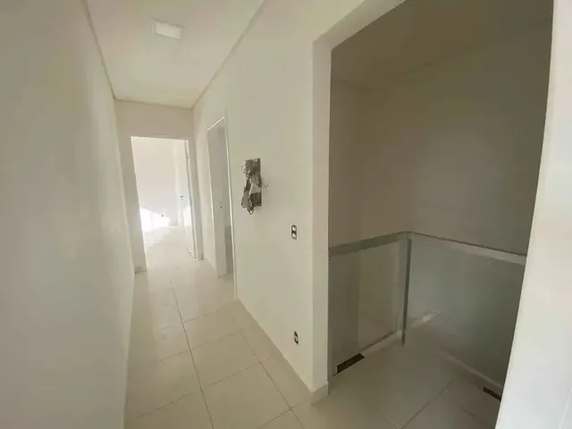 Imagem 11: Sobrado para Venda/Aluguel com 180 Metros Quadrados com 4 Suítes em santa Rosa - Cuiabá