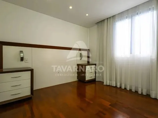 Imagem 9: Apartamento Espaçoso e Sofisticado no Edifício Ravenna: 2 Dormitórios, Suíte Com
