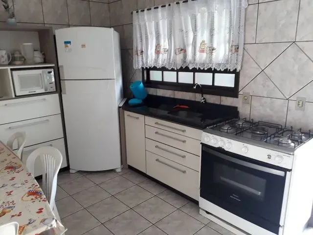 Imagem 7: Alugo na Primeira Quadra do Mar
