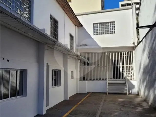 Imagem: Sobrado com 4 Quartos para Locação em
