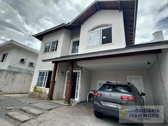 Imagem 1: Casa Aluguel Anual em Balneario - Florianópolis - Sc