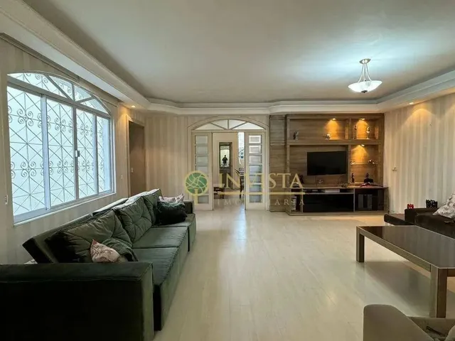 Imagem: Alto Padrão, 4 Quartos, Piscina, Área