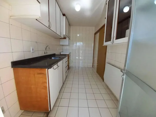 Imagem 10: Apartamento Semi Mobiliado com 2 Quartos para Alugar - Bairro Estreito, em Florianópolis