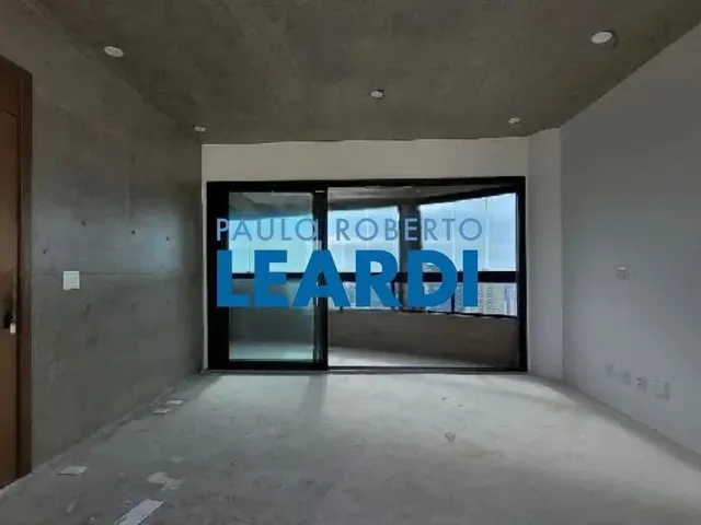 Imagem: O apartamento possui 2 Dormitórios, 1 Suíte, 2 Banheiros,