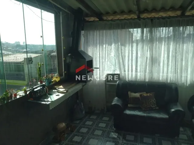 Imagem: A casa possui 3 Dormitórios, 2 Banheiros, 1 Vaga na