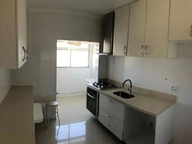 Imagem: O apartamento possui 2 Dormitórios, 1 Suíte, 2 Banheiros,