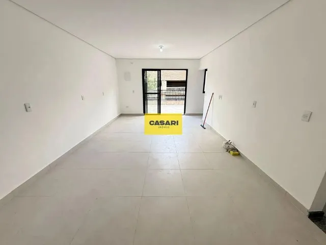 Imagem: A casa possui 3 Dormitórios, 3 Banheiros, 2 Vagas na