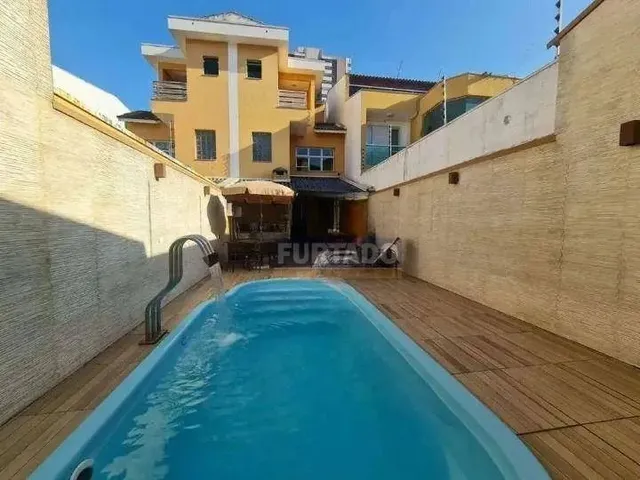 Imagem: Sobrado com 3 Suítes À Venda, 298 M²