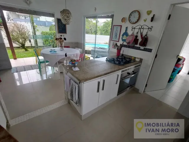 Imagem 10: Casa com Piscina À Venda em Daniela - Florianópolis Sc