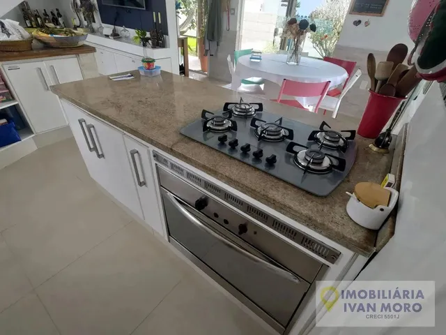 Imagem 11: Casa com Piscina À Venda em Daniela - Florianópolis Sc