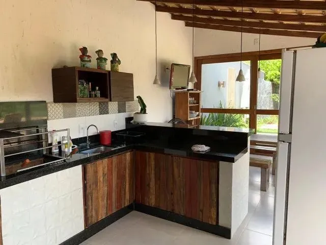 Imagem 3: Oportunidade - Casa 4 Quartos, 323 M² - 500 M da Praia