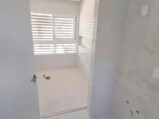 Imagem: A casa possui 3 Dormitórios, 3 Suítes, 3 Banheiros, 2