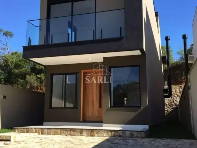 Imagem 1: Casa com 03 Dormitorios no Bairro Saco Grande em Florianópolis