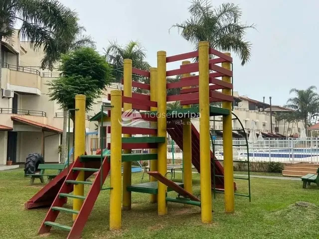 Imagem 12: Casa Triplex Aconchegante com 3 Dormitórios, Suíte e Vista Panorâmica no Condomínio