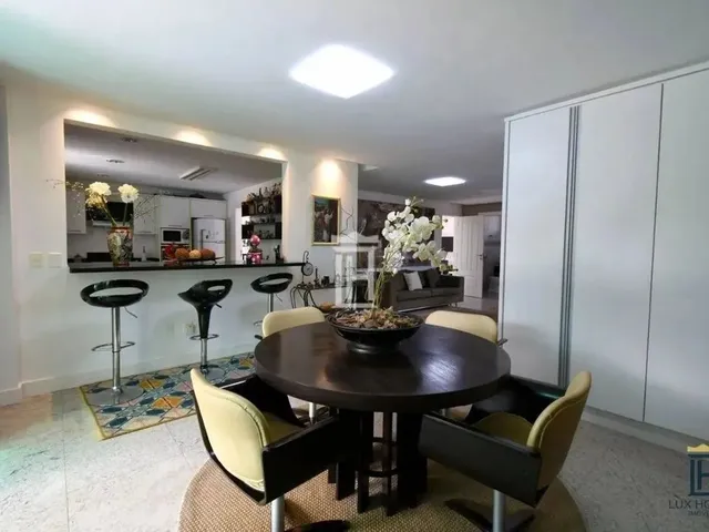 Imagem 2: Casa de Alto Padrão em Jurerê Internacional