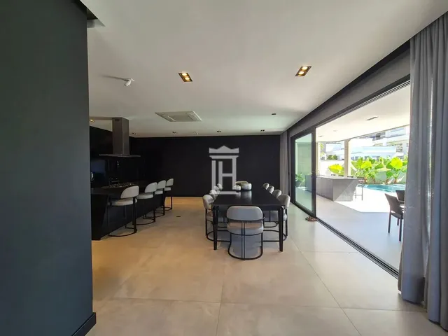 Imagem 3: Casa de Alto Padrão em Jurerê Internacional