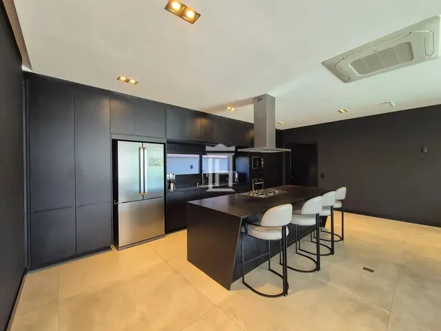 Imagem 2: Casa de Alto Padrão em Jurerê Internacional