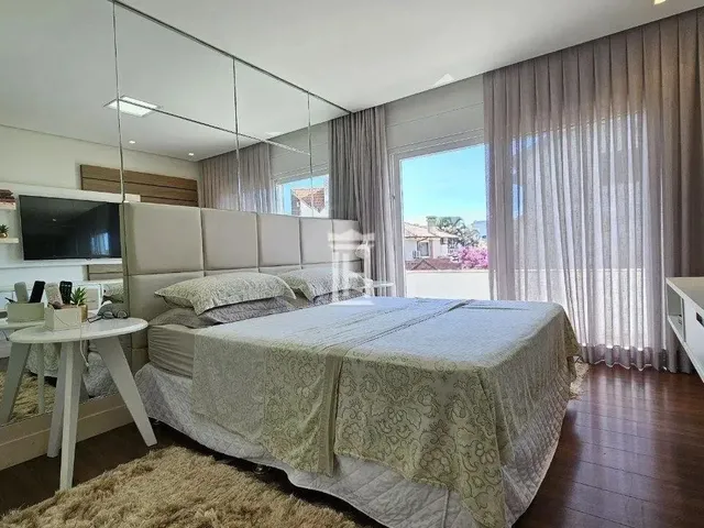 Imagem 3: Casa de Alto Padrão em Jurerê Internacional