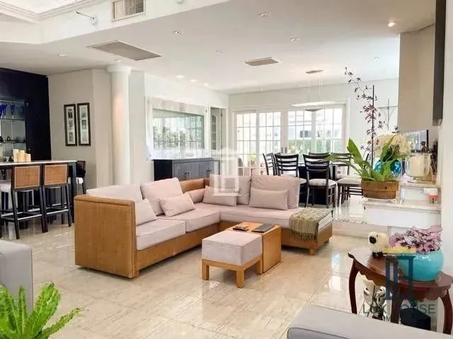 Imagem 2: Casa de Alto Padrão em Jurerê Internacional