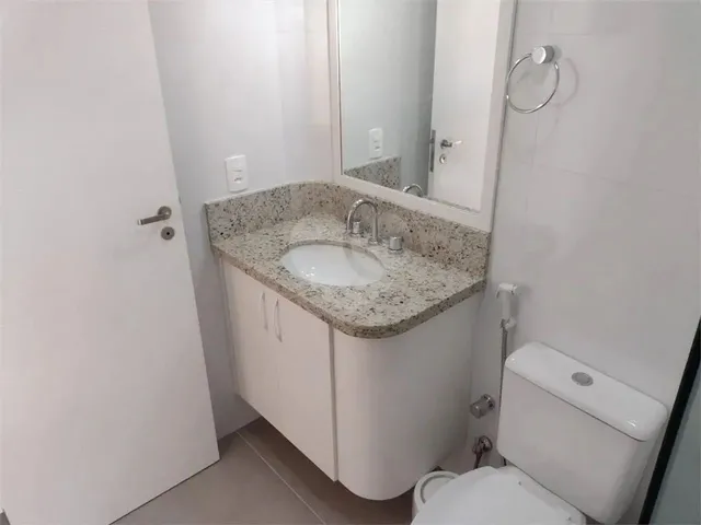 Imagem 11: Apartamento À Venda com 3 Quartos, Sendo 1 Suíte, no Condomínio Vila Lorenzo