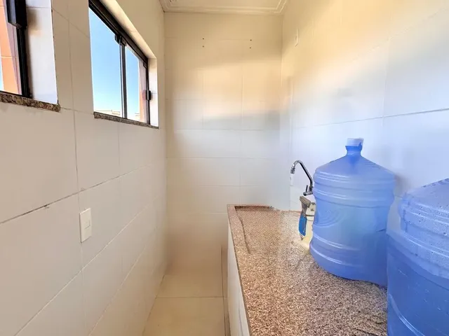 Imagem 5: Vendo e Alugo- Apartamento Ensolarado, com Sacada Espaçosa e Ótima para Secar Roupas