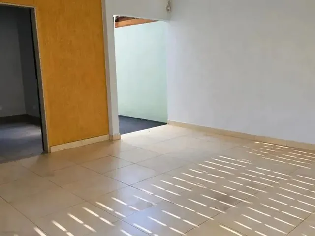 Imagem 10: Térrea para Venda com 250 Metros Quadrados com 3 Quartos em Conjunto Primavera