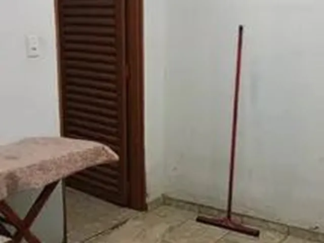 Imagem 15: Vendo Casa 3 Suítes com Piscina. Casa de Rua com 3 Quarto(S) e 2 Banheiro(S) À Venda