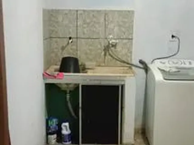 Imagem 7: Vendo Casa 3 Suítes com Piscina. Casa de Rua com 3 Quarto(S) e 2 Banheiro(S) À Venda