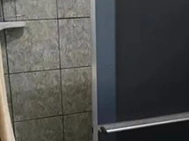 Imagem 13: Vendo Casa 3 Suítes com Piscina. Casa de Rua com 3 Quarto(S) e 2 Banheiro(S) À Venda