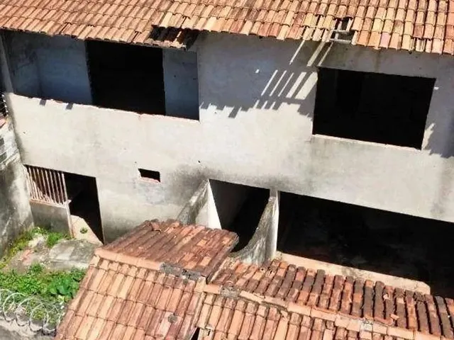 Imagem: Sobrado com 4 Dormitórios À Venda, 300